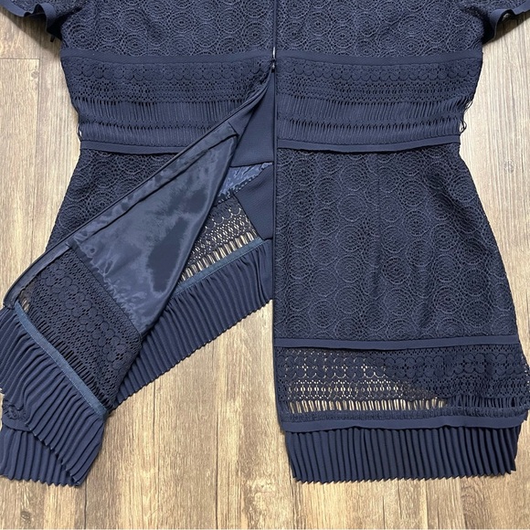 Talbot Runhof Navy Lace V-Neck High Low Short Sleeves Blouse Top Back Zip Vtg L - Picture 12 of 16